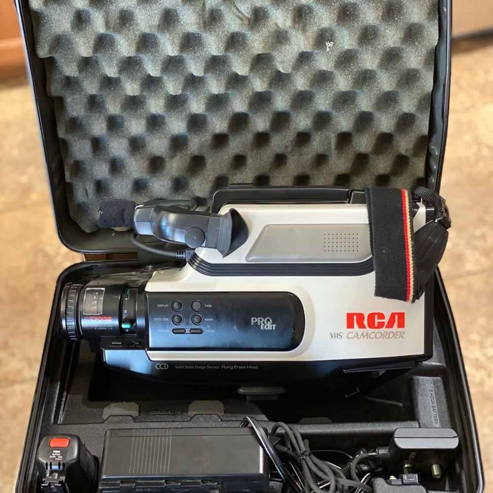 Thomson C510 VHS Camcorder